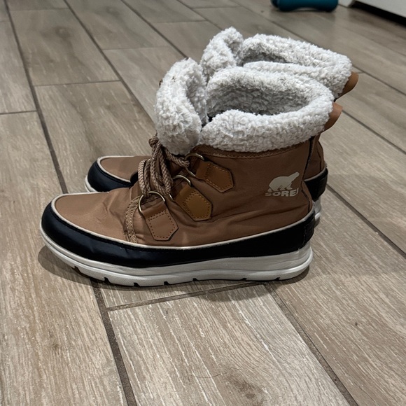 Sorel Women's Explorer Carnival Waterproof Boot size 7 - Picture 3 of 8